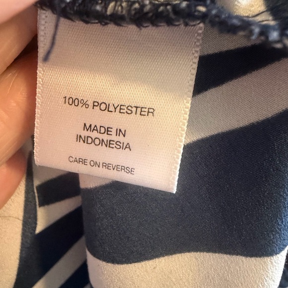 New York & Company Navy and White Wave-Stripe Tunic Tie short sleeves size large - Picture 9 of 9